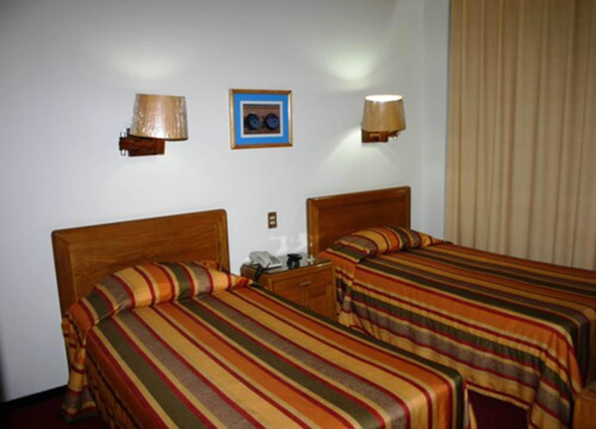 Hotel Calvete Torreón Exteriör bild